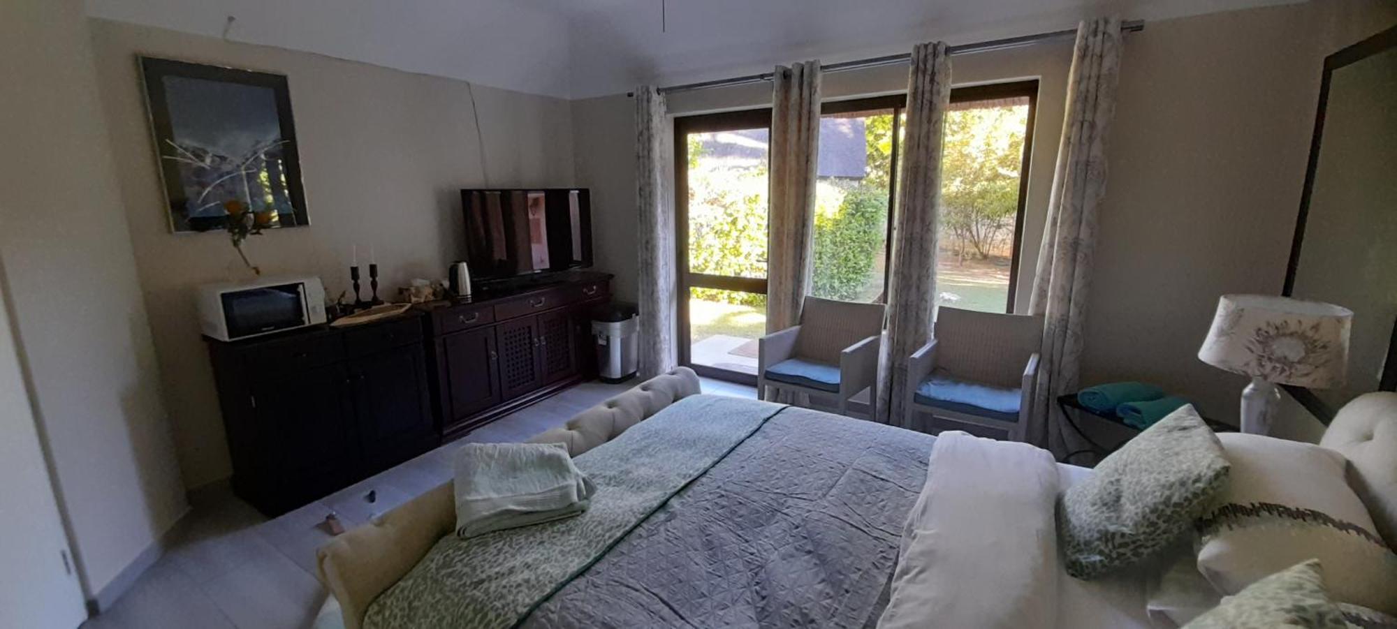 Easy Five Guest House Somerset West Exterior photo